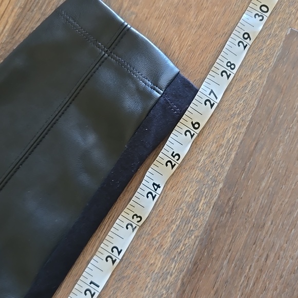 Ann Taylor Faux Leather leggings in black size 4 - Picture 10 of 10